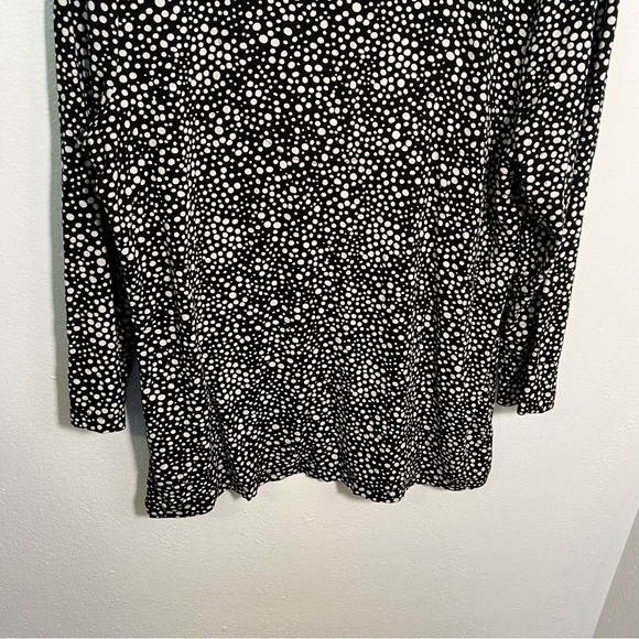 Chico’s Knit Top Black White Dots V-Neck 1 - Picture 6 of 9